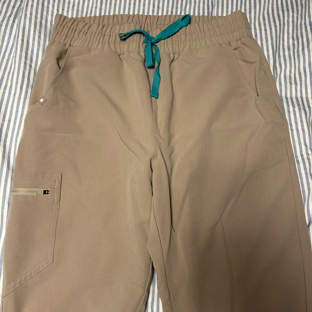 FIGS Boulder scrub set, jogger - Picture 5 of 10